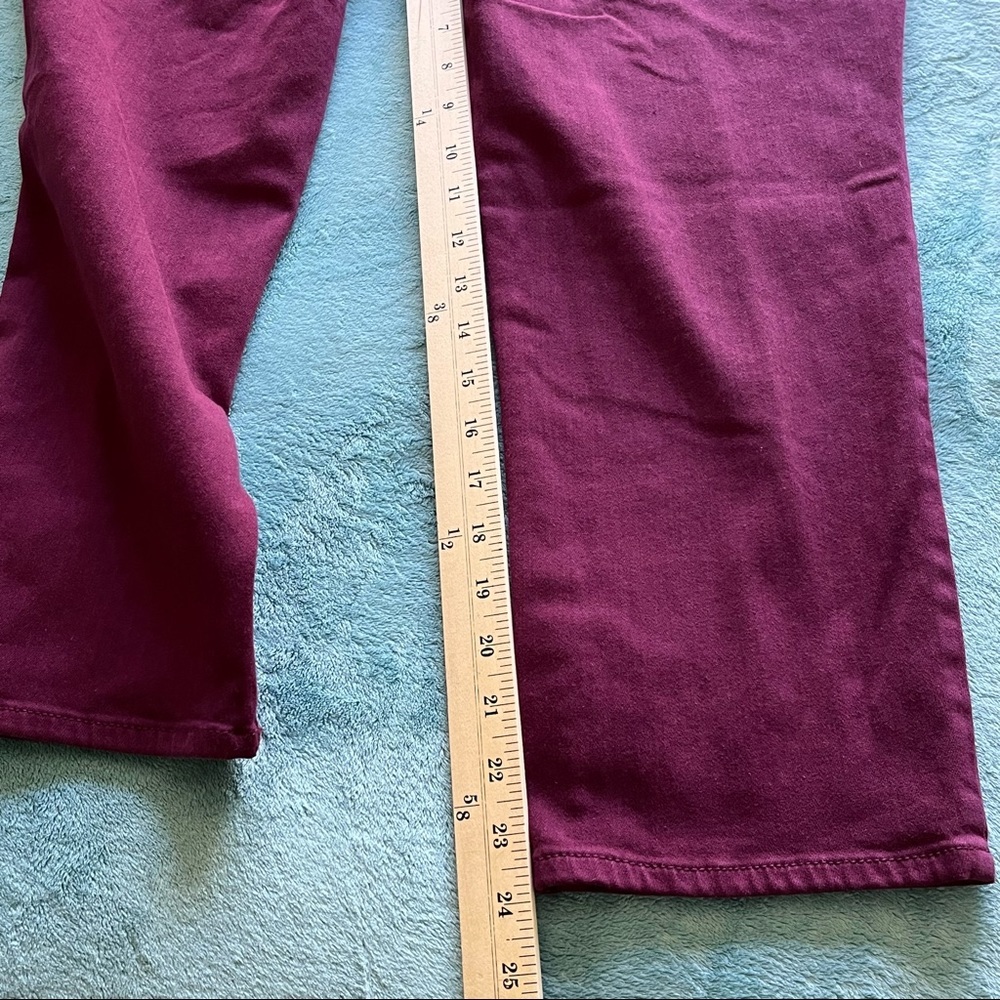 CHICO’S 2.5 = 14 Slimming Super Soft Ankle Jeans Boysenberry
STYLE:5703… - Picture 6 of 8